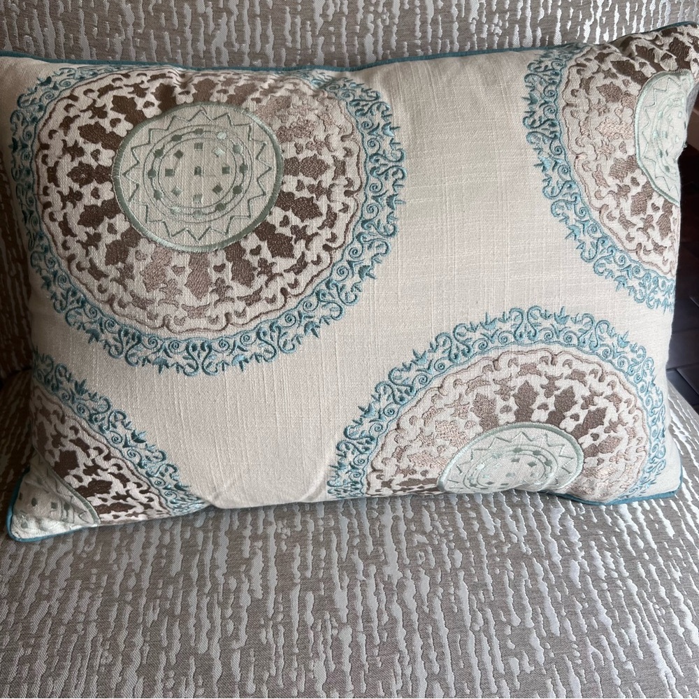 Accent pillow